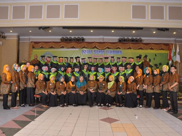 Wisuda AKAFARMA Sunan Giri Ponorogo ke XVIII